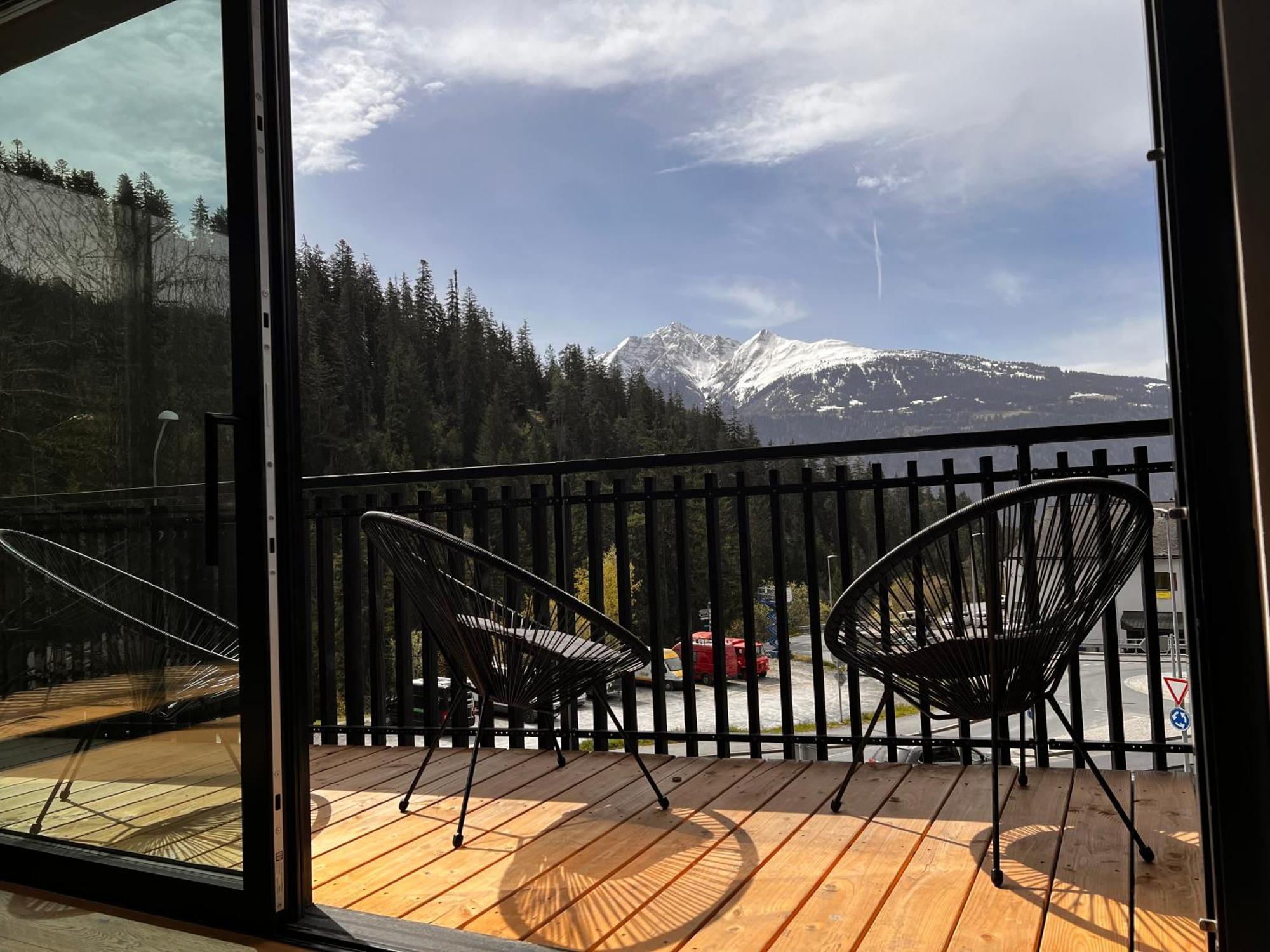 Black Summit Boutique Resort Laax Exteriör bild