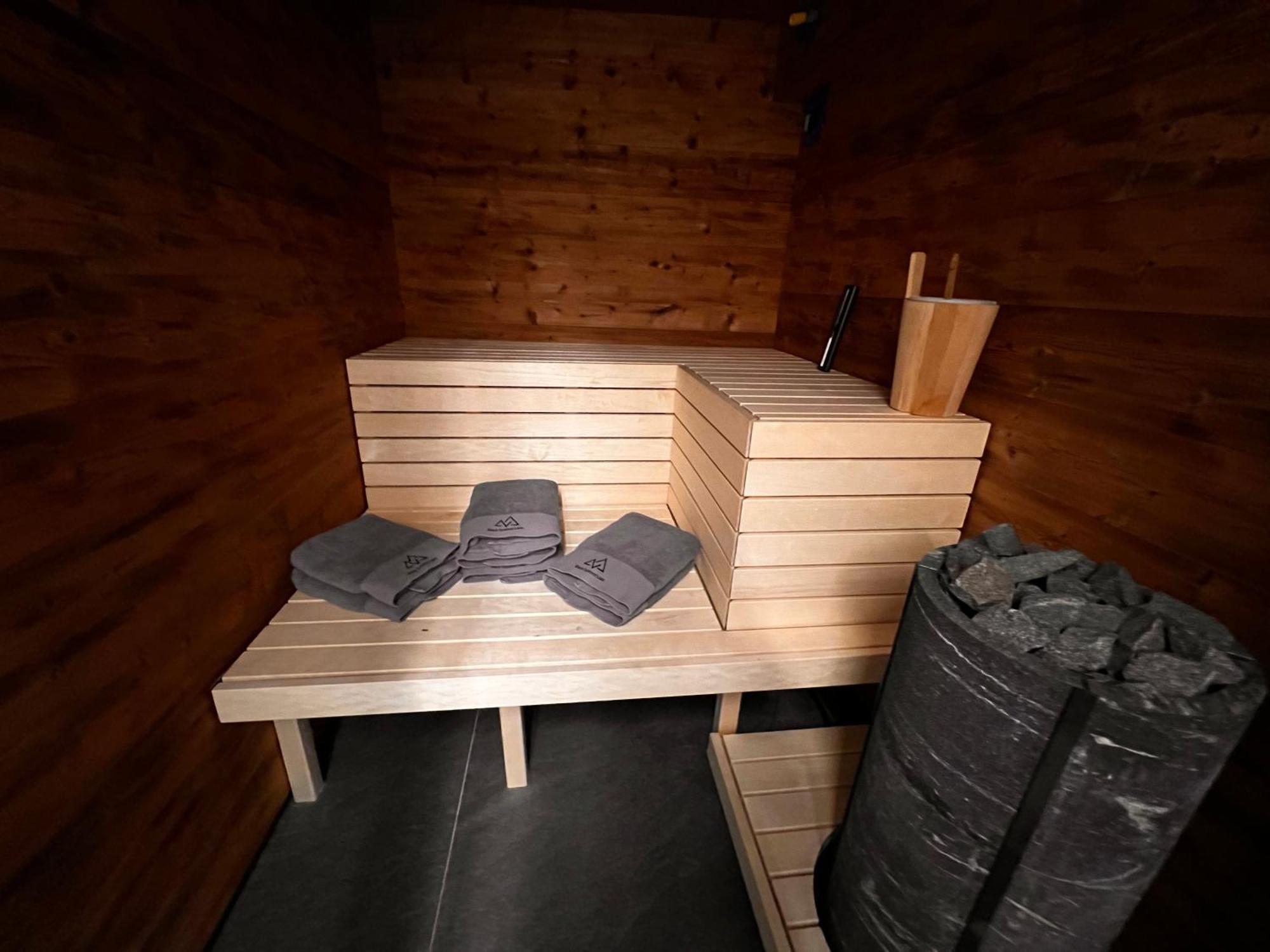 Black Summit Boutique Resort Laax Exteriör bild