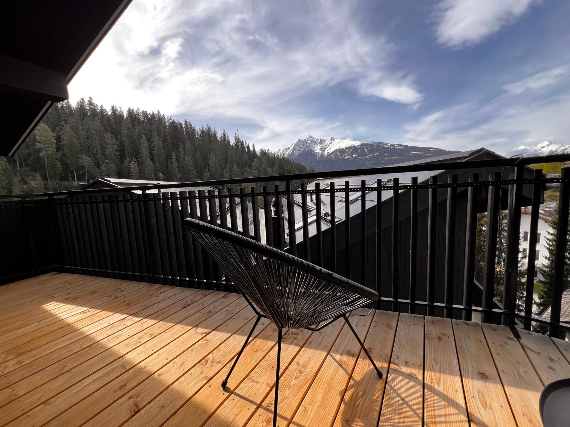 Black Summit Boutique Resort Laax Exteriör bild